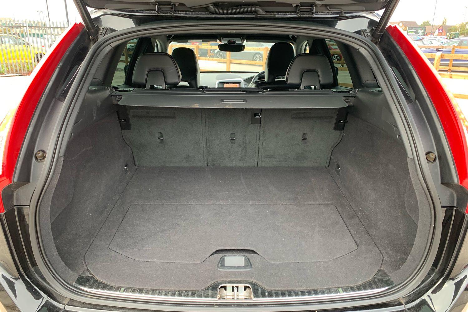 Used Volvo XC60 2017 for sale - 76253280: Photo 13