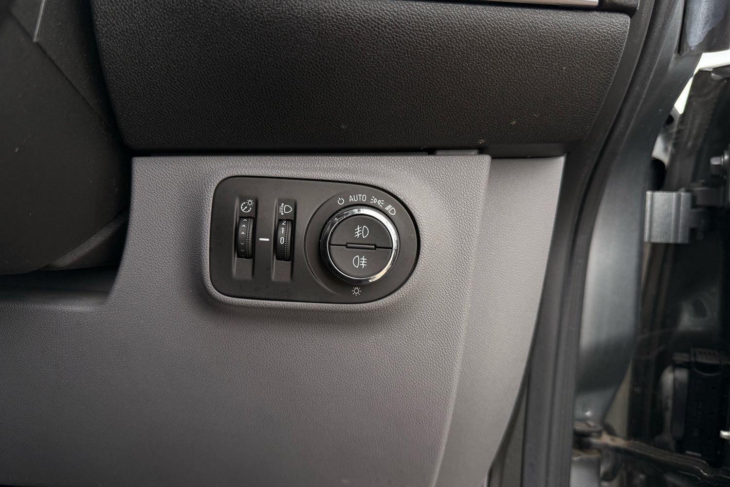 Used Vauxhall Corsa 2018 for sale - 75643662: Photo 11