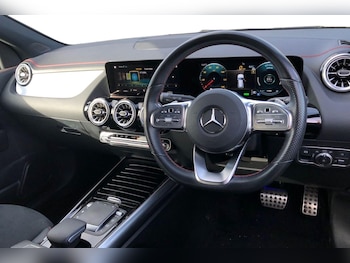 Used Mercedes-Benz EQA 2022 for sale - 76649337: Photo