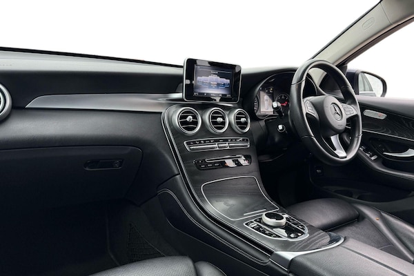 Used Mercedes-Benz GLC 2018 for sale - 75724353: Photo 4