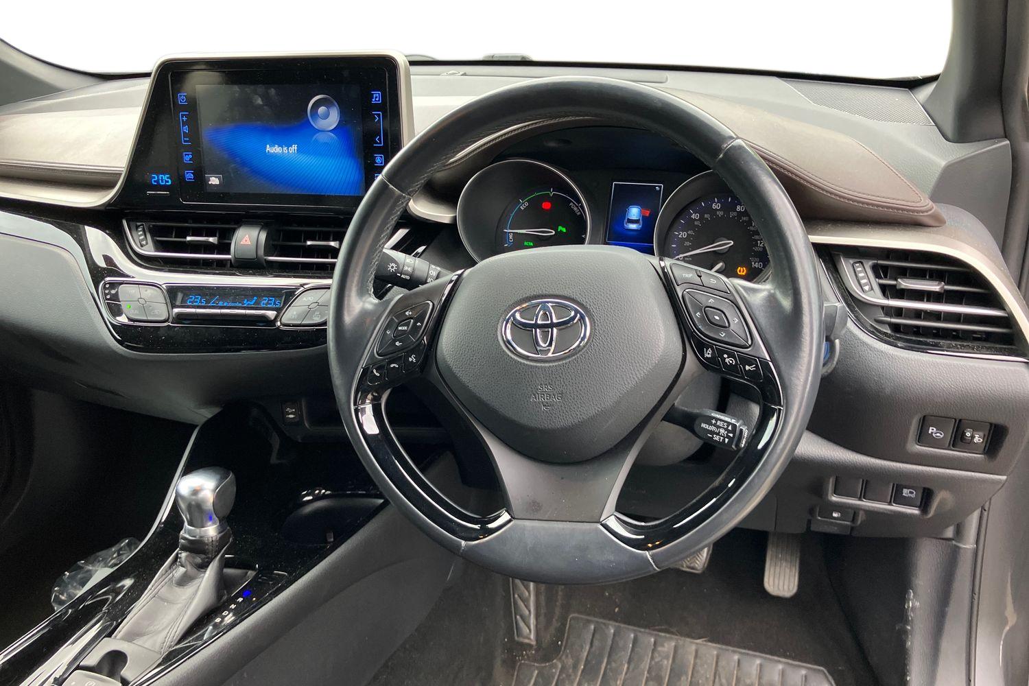 Used Toyota C-HR 2018 for sale - 76732517: Photo 3