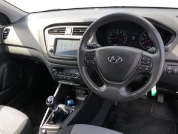 Used Hyundai i20 2018 for sale - 75129755: Photo