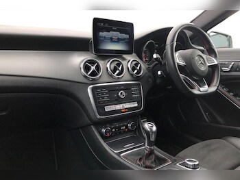 Used Mercedes-Benz GLA 2020 for sale - 78402399: Photo