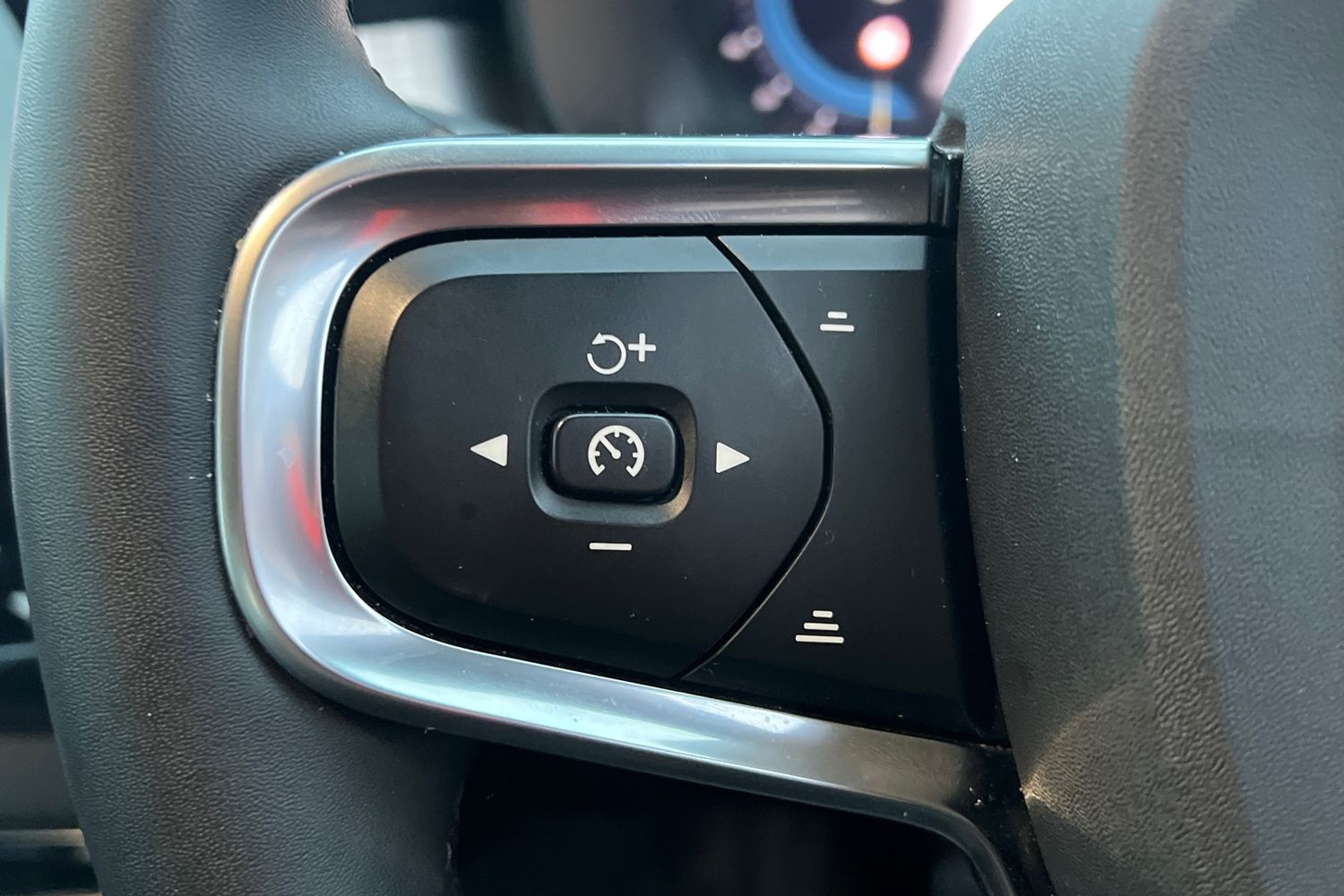 Used Volvo XC40 2022 for sale - 76876089: Photo 11