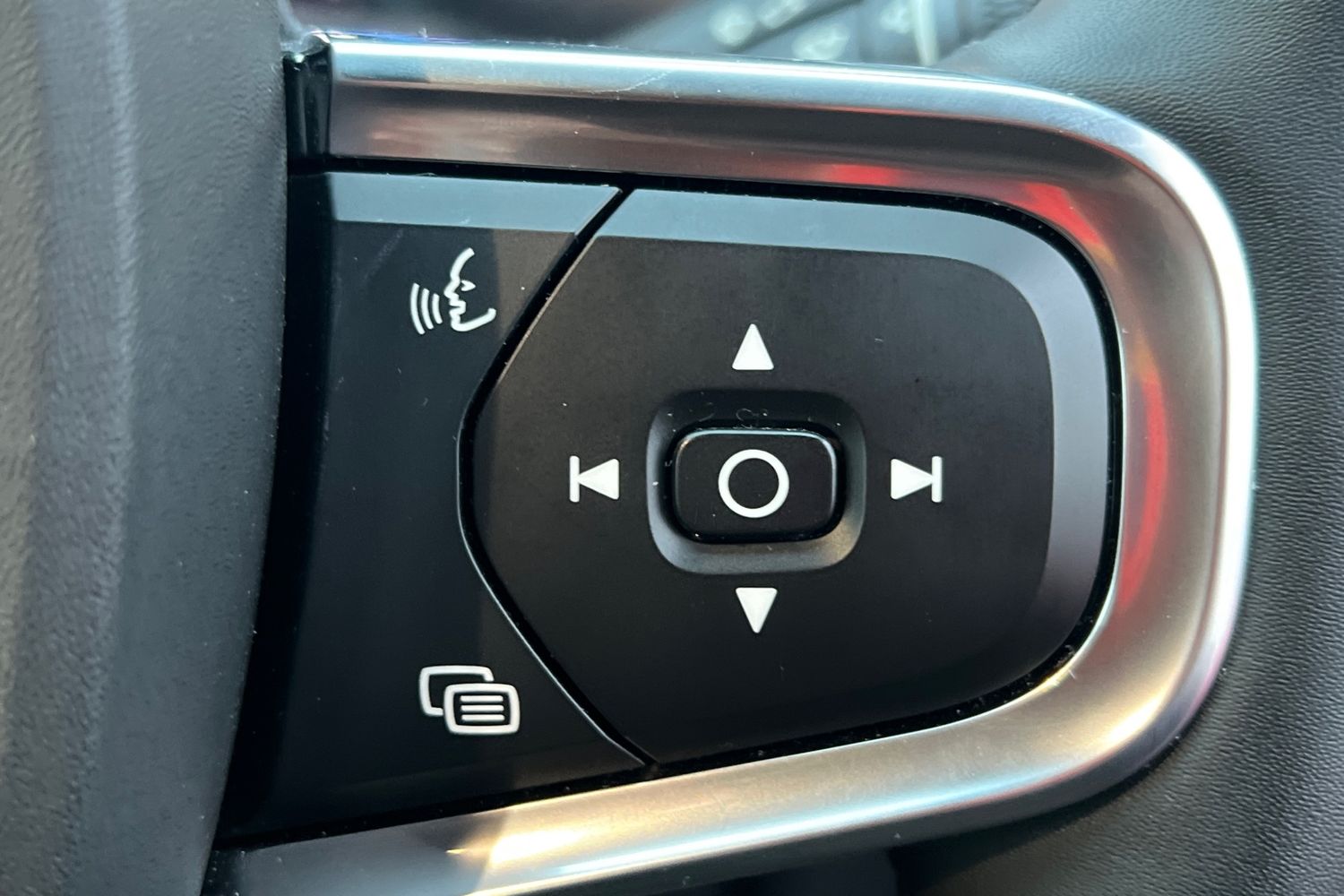 Used Volvo XC40 2022 for sale - 76876089: Photo 12