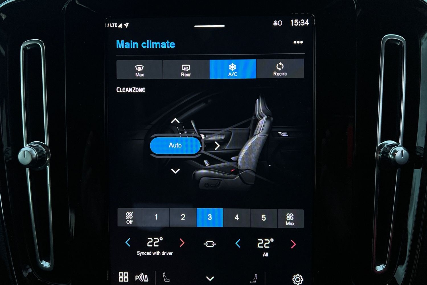 Used Volvo XC40 2022 for sale - 76876089: Photo 9