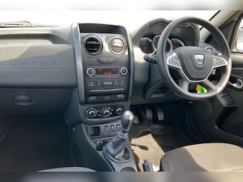 Used Dacia Duster 2018 for sale - 79234378: Photo