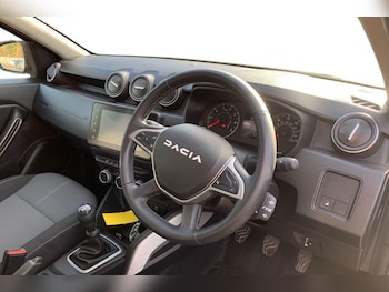 Used Dacia Duster 2023 for sale - 76929294: Photo