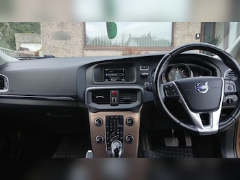 Used Volvo V40 2015 for sale - 77805286: Photo