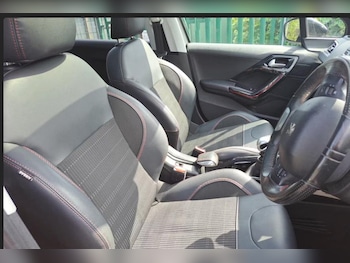 Used Peugeot 2008 2019 for sale - 78802439: Photo