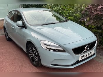 Used Volvo V40 2018 for sale - 75639326: Photo