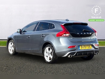 Used Volvo V40 2019 for sale - 79301789: Photo