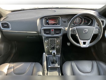 Used Volvo V40 2019 for sale - 79301789: Photo
