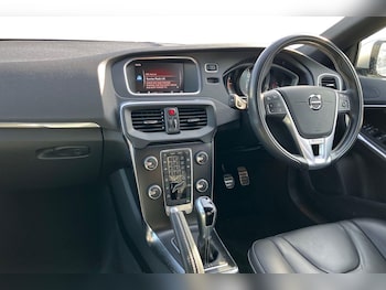 Used Volvo V40 2019 for sale - 79301789: Photo