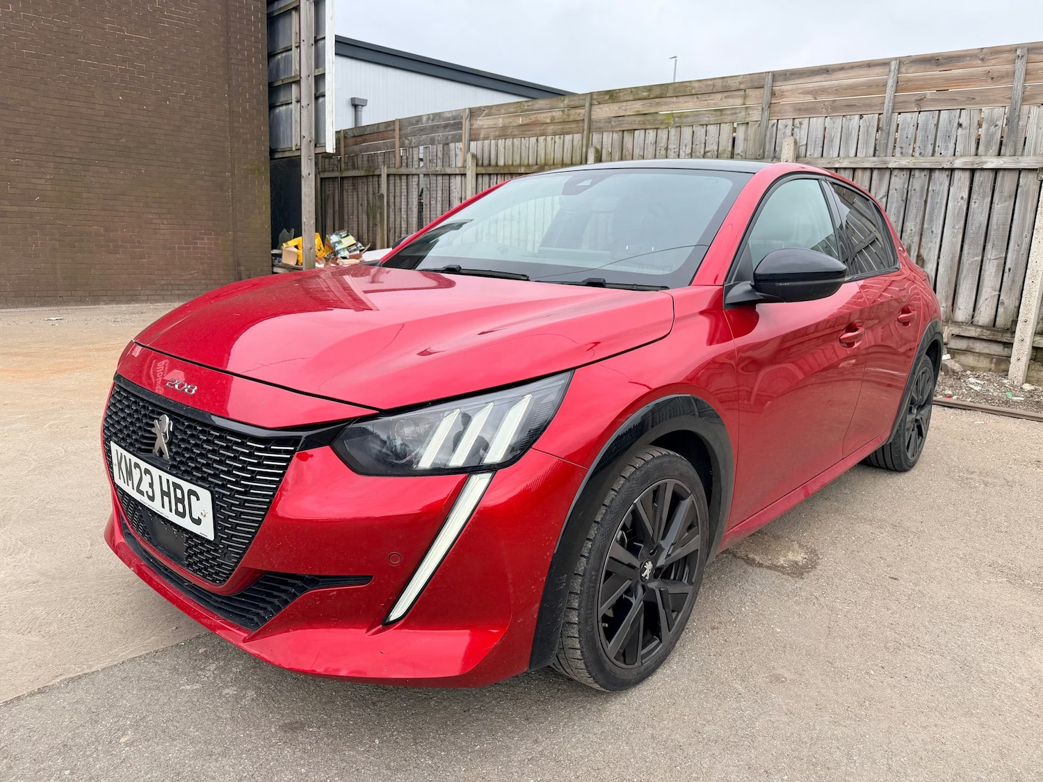 Used Peugeot 208 2023 for sale - 77886459: Photo 2
