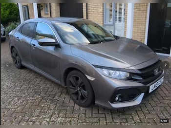 Used Honda Civic 2019 for sale - 76979139: Photo