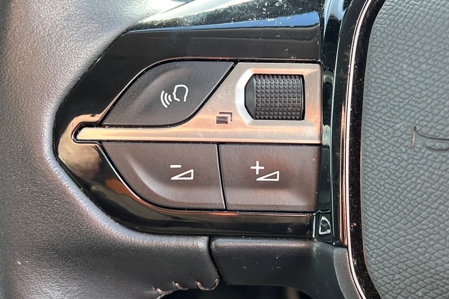 Used Peugeot 2008 2021 for sale - 78024862: Photo 10