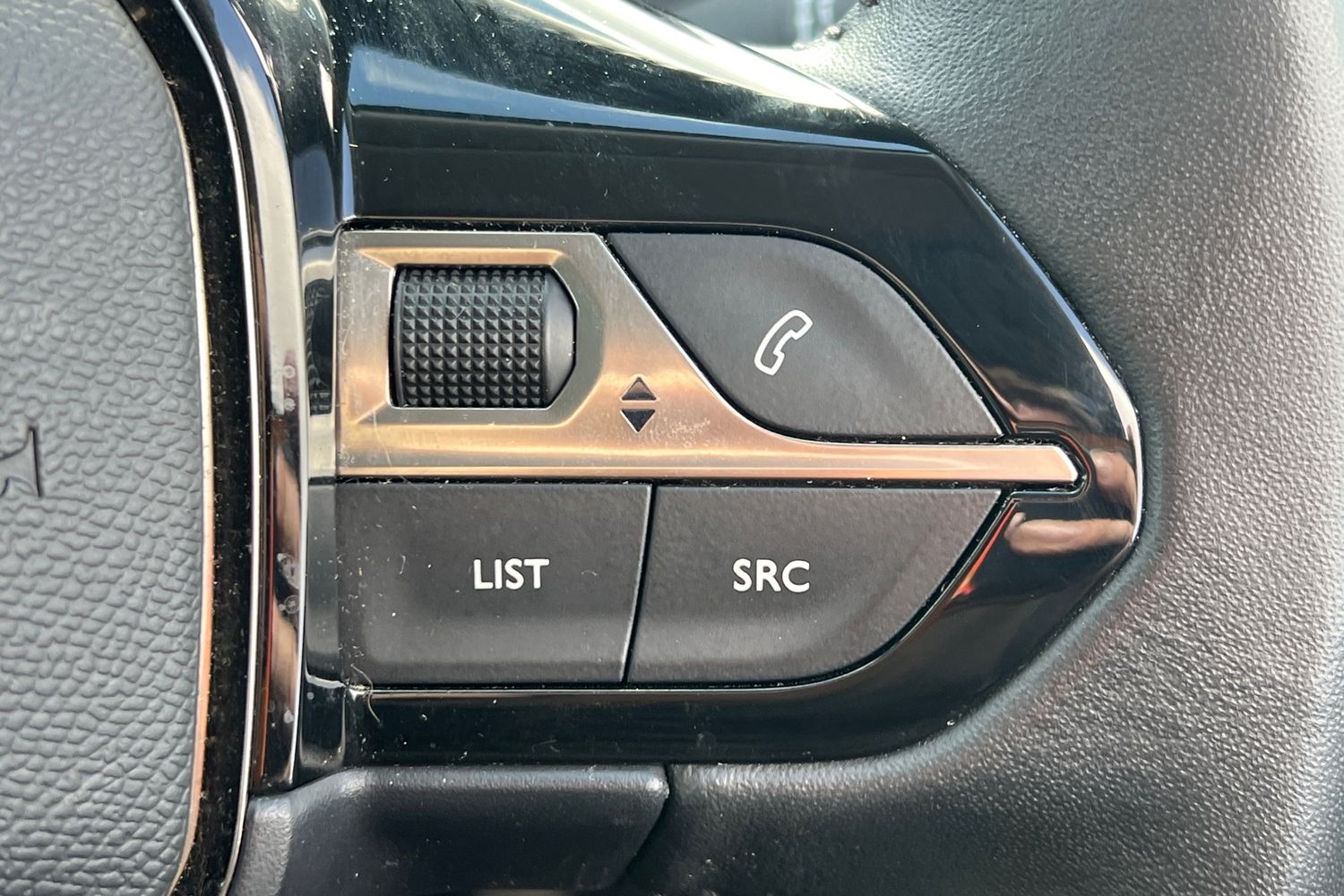 Used Peugeot 2008 2021 for sale - 78024862: Photo 11