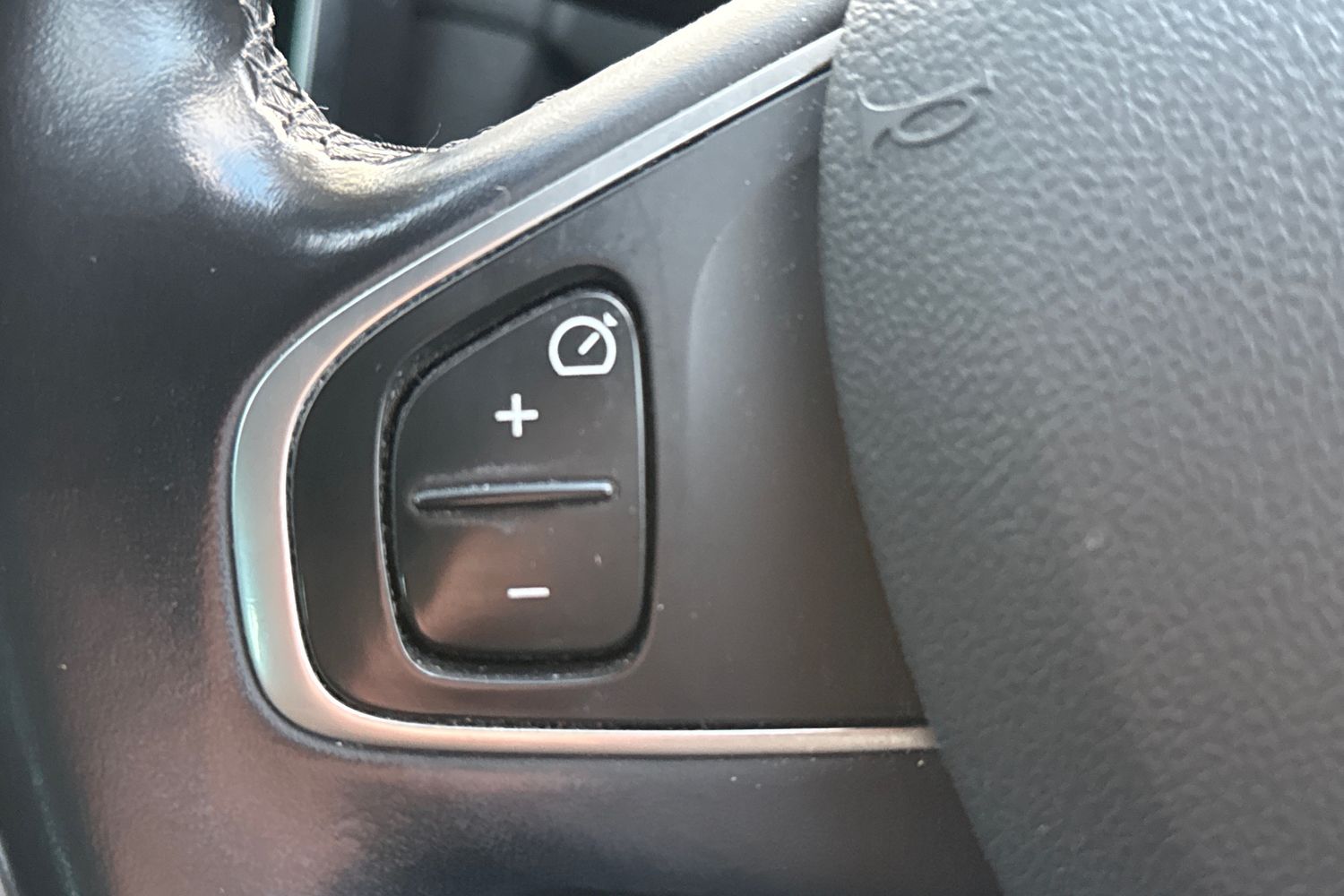 Used Renault Clio 2018 for sale - 76876115: Photo 11