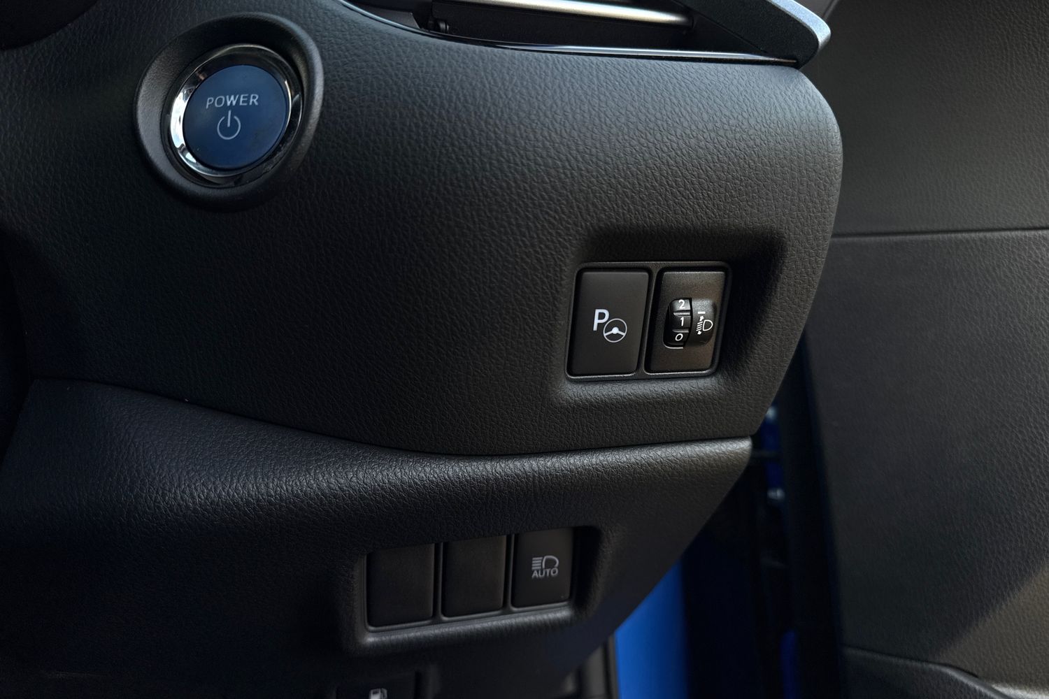 Used Toyota C-HR 2021 for sale - 76476132: Photo 11