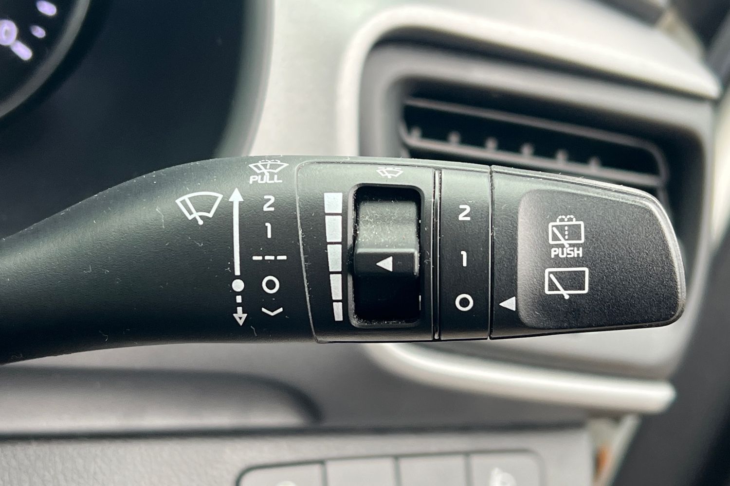 Used Kia Stonic 2019 for sale - 76718560: Photo 15