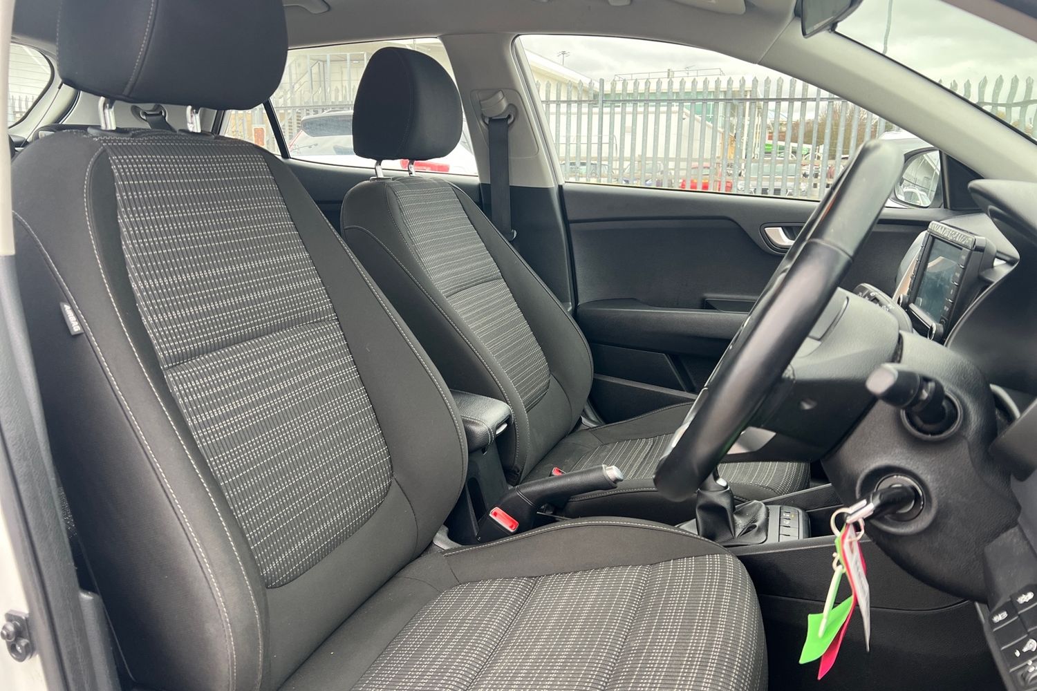 Used Kia Stonic 2019 for sale - 76718560: Photo 19