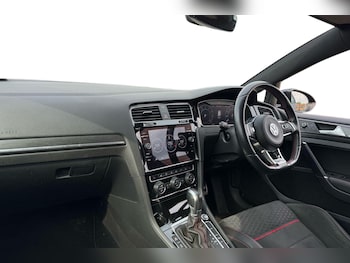 Used Volkswagen Golf 2018 for sale - 76509241: Photo