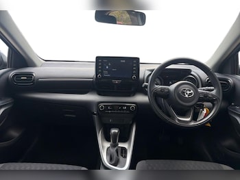 Used Toyota Yaris 2023 for sale - 79582631: Photo