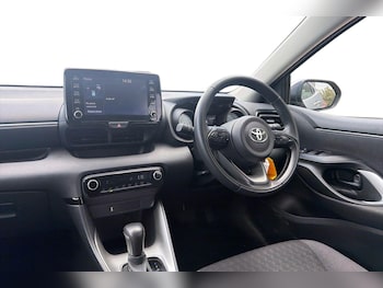 Used Toyota Yaris 2023 for sale - 79582631: Photo