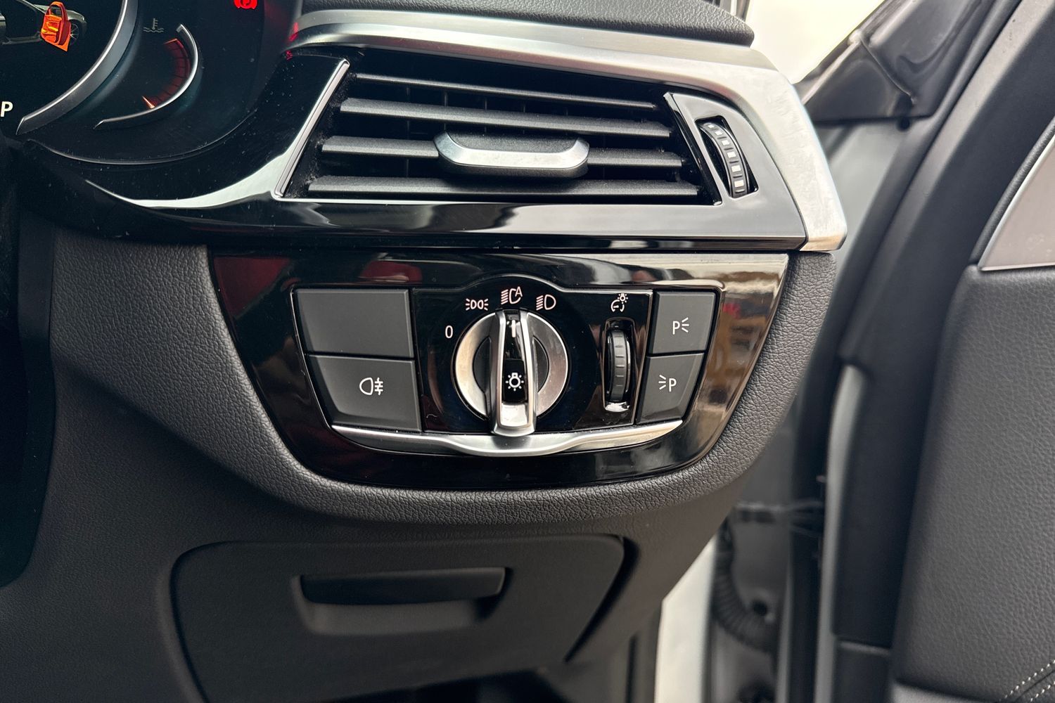 Used BMW 5 Series 2017 for sale - 76453516: Photo 13