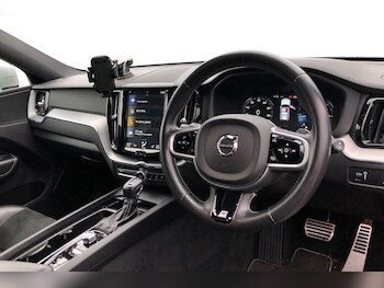 Used Volvo XC60 2018 for sale - 77834784: Photo