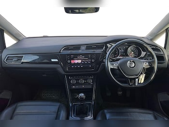 Used Volkswagen Touran 2017 for sale - 77561265: Photo