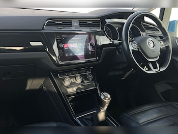 Used Volkswagen Touran 2017 for sale - 77561265: Photo