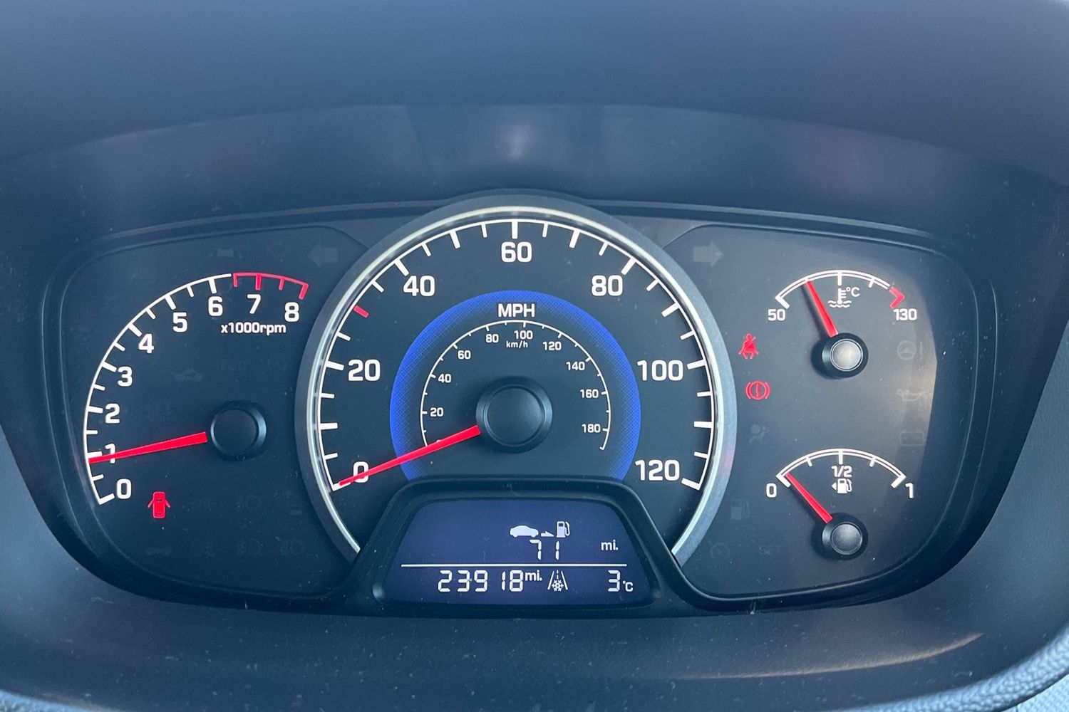 Used Hyundai i10 2017 for sale - 76685706: Photo 15