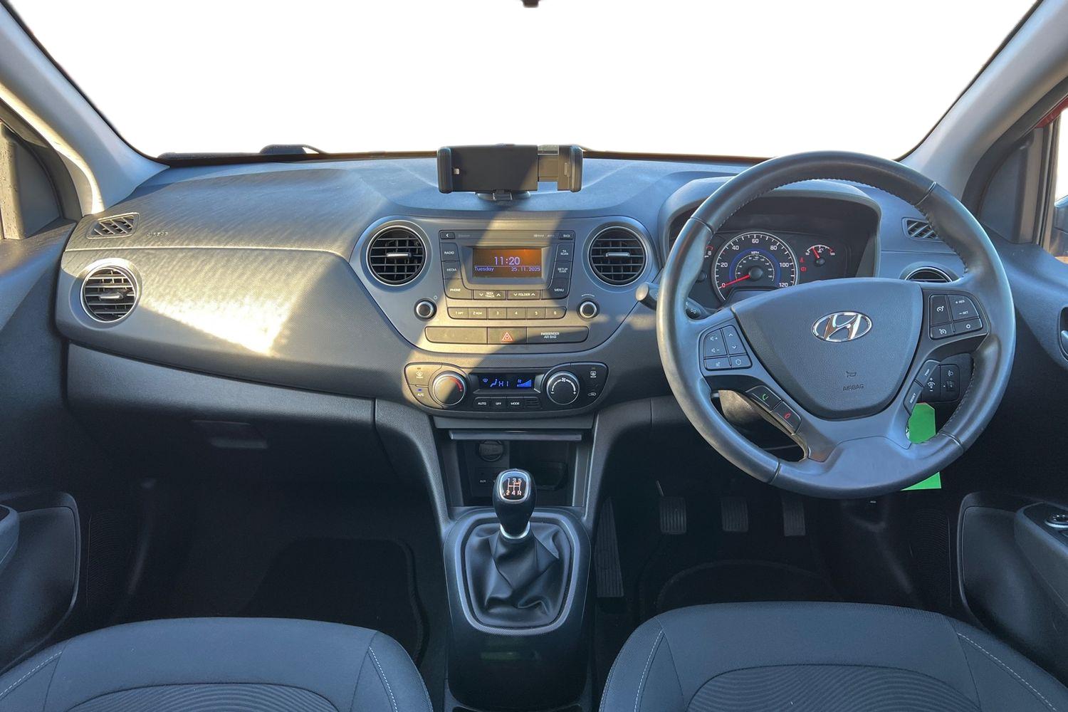 Used Hyundai i10 2017 for sale - 76685706: Photo 3