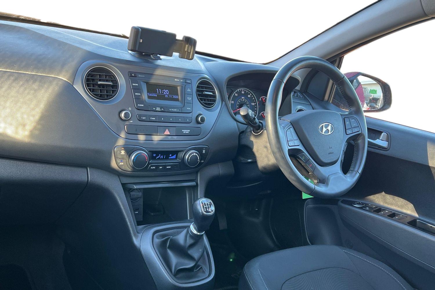 Used Hyundai i10 2017 for sale - 76685706: Photo 4