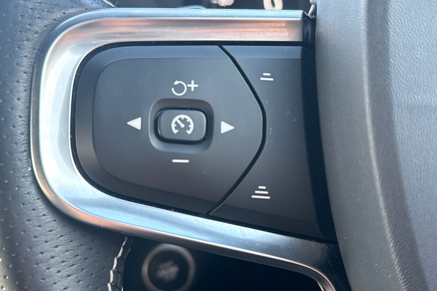 Used Volvo XC40 2020 for sale - 76902623: Photo 10