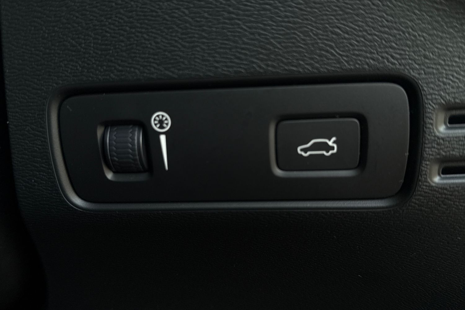 Used Volvo XC40 2020 for sale - 76902623: Photo 15