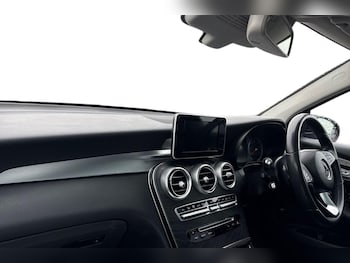 Used Mercedes-Benz GLC 2017 for sale - 77675104: Photo