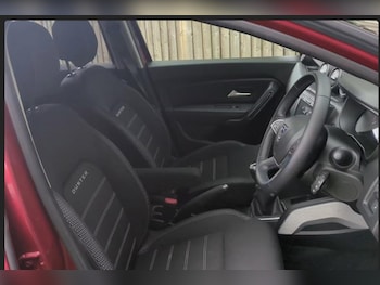 Used Dacia Duster 2021 for sale - 78976002: Photo
