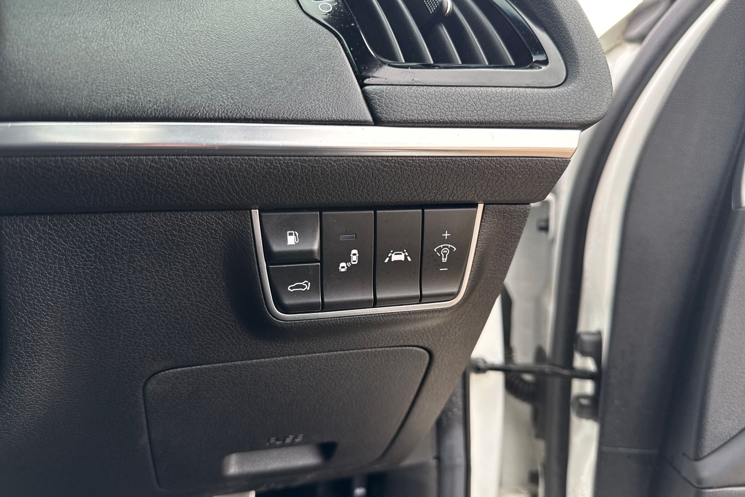 Used Kia Stinger 2020 for sale - 76429221: Photo 11