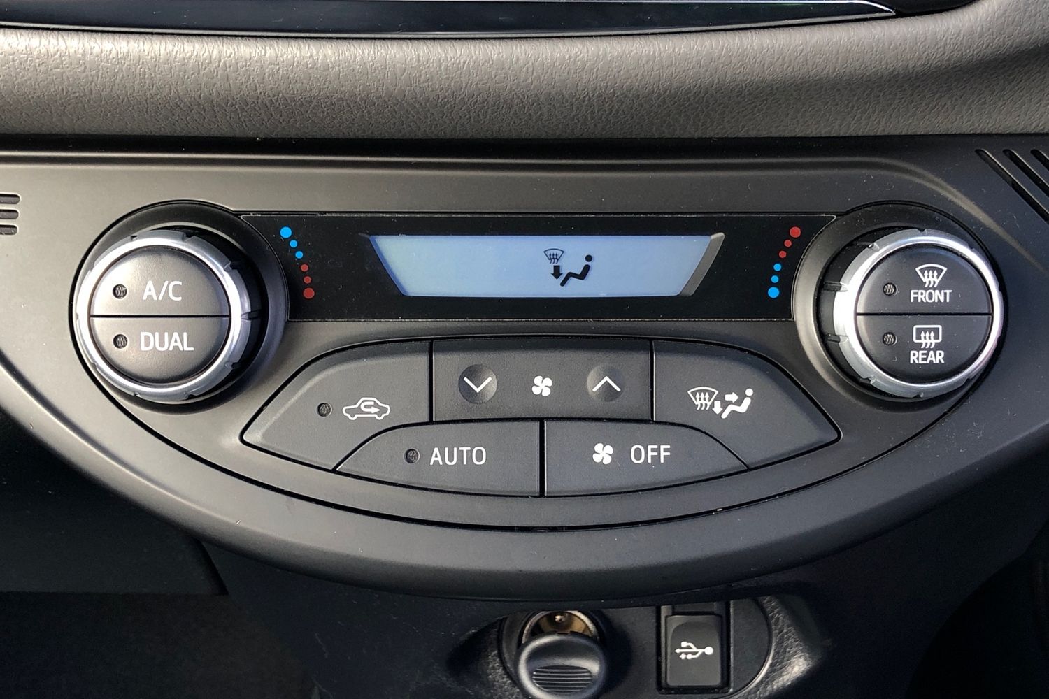 Used Toyota Yaris 2018 for sale - 77139190: Photo 8