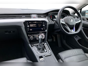 Used Volkswagen Passat 2020 for sale - 77451201: Photo