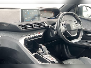 Used Peugeot 5008 2018 for sale - 76705613: Photo