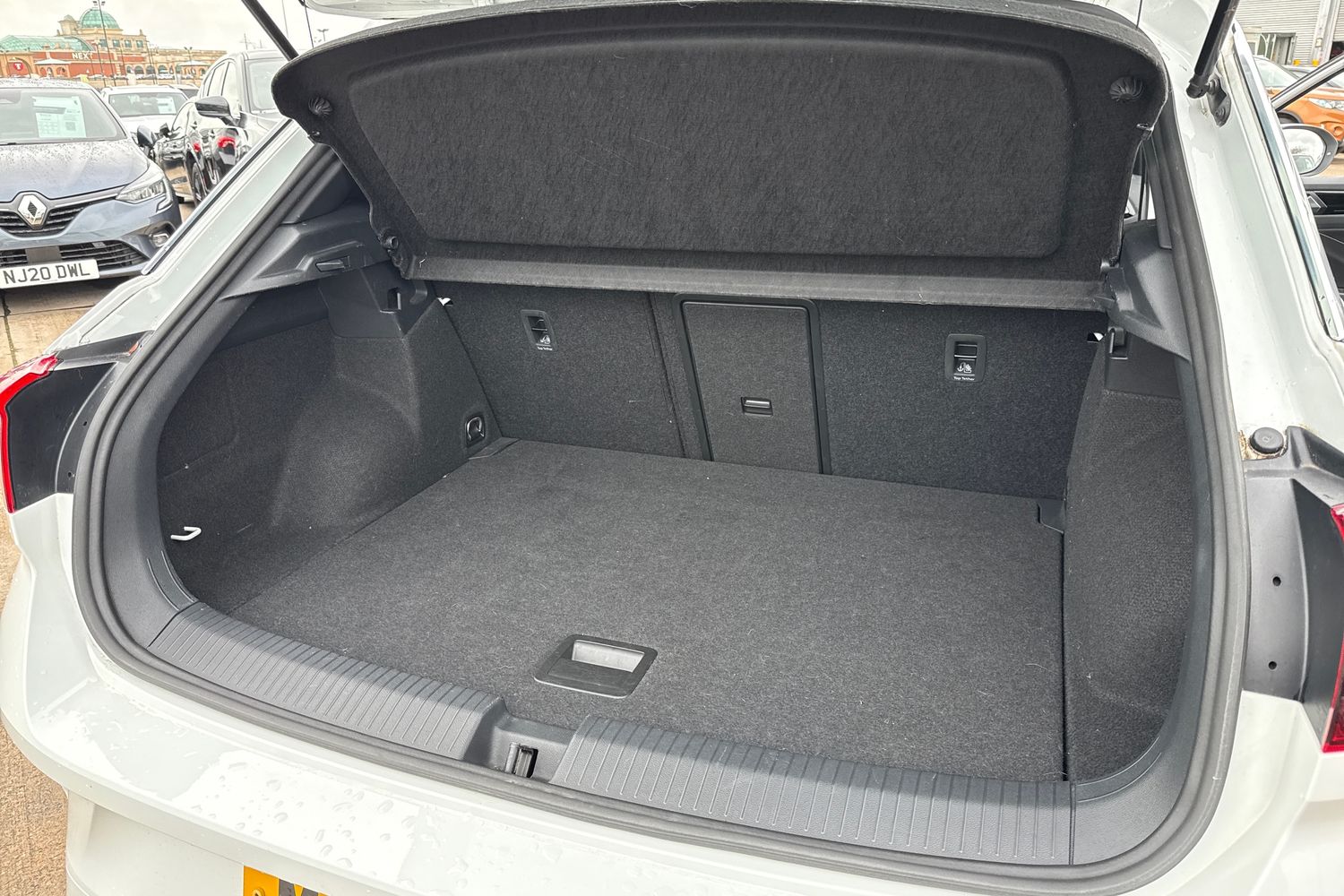 Used Volkswagen T-Roc 2022 for sale - 76411669: Photo 15