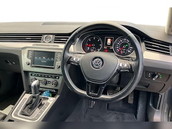 Used Volkswagen Passat 2016 for sale - 76972740: Photo