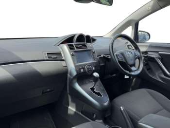 Used Toyota Verso 2016 for sale - 74261705: Photo