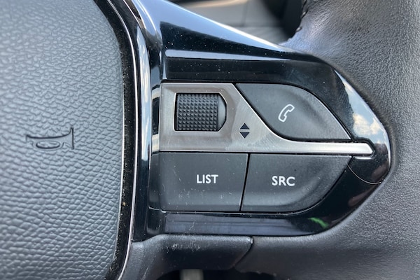 Used Peugeot 2008 2021 for sale - 76220303: Photo 12