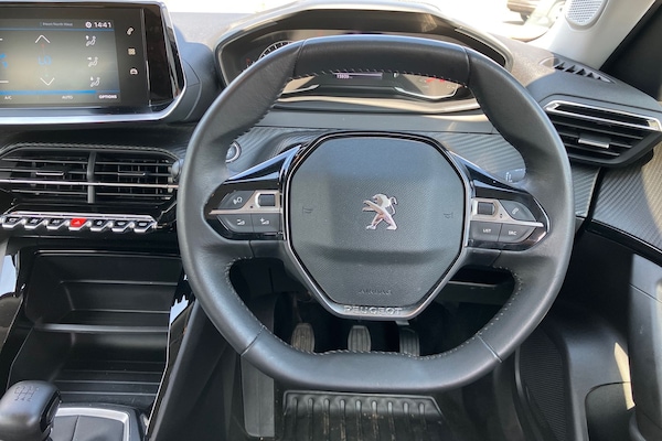 Used Peugeot 2008 2021 for sale - 76220303: Photo 5