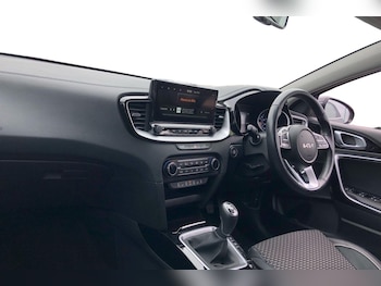 Used Kia XCeed 2022 for sale - 76232562: Photo 4